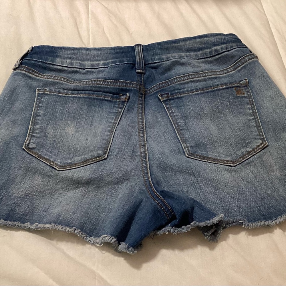 Jessica Simpson High Rise Short - Picture 3 of 8